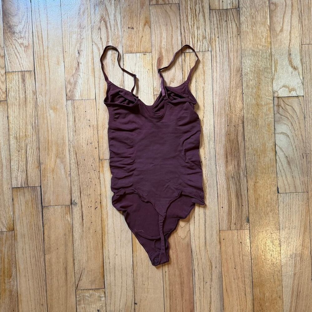 SKIMS Seamless Sculpt Thong Bodysuit - Picture 3 of 7